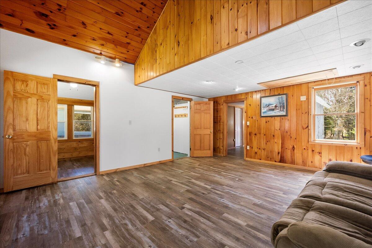 109 Seymour Way Way, Indian Lake, New York image 9