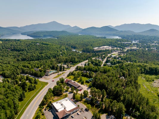 1970 SARANAC AVE, LAKE PLACID, NY 12946 - Image e078d483691c91e3537be706ae8bf5bf/3651253285