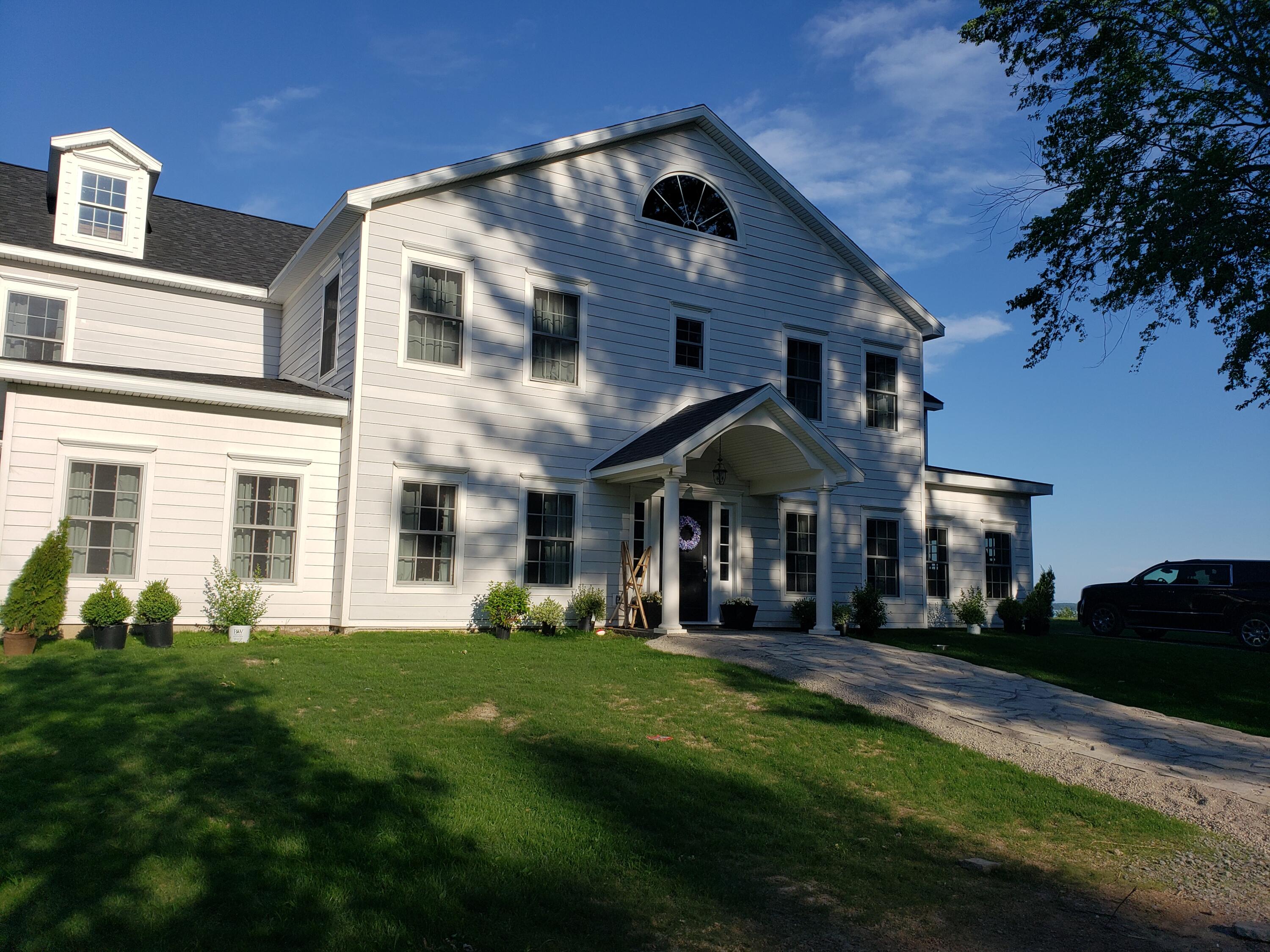 1068 Cumberland Head Road
