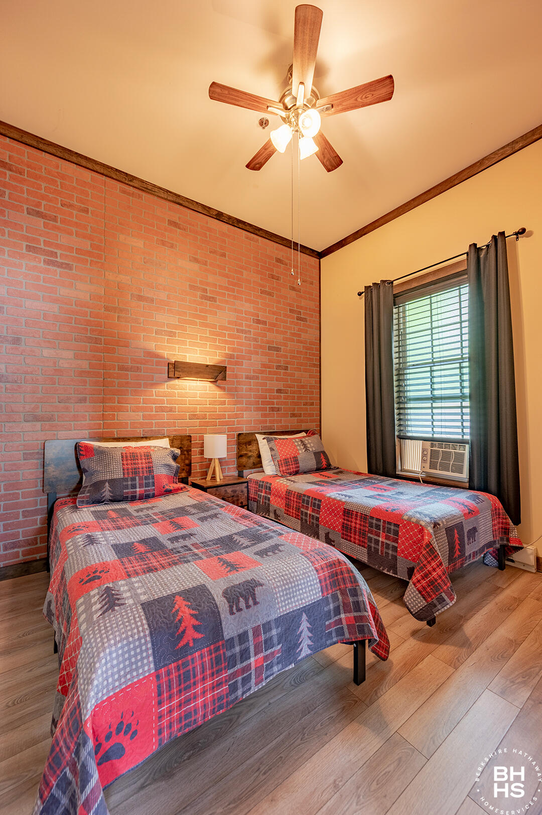 Lake Placid, New York 12946, United States, 2 Bedrooms Bedrooms, ,1 BathroomBathrooms,Residential,Active,139524