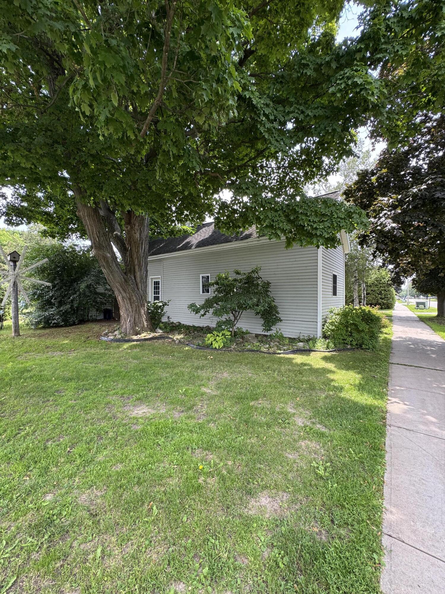 55 Maple Street