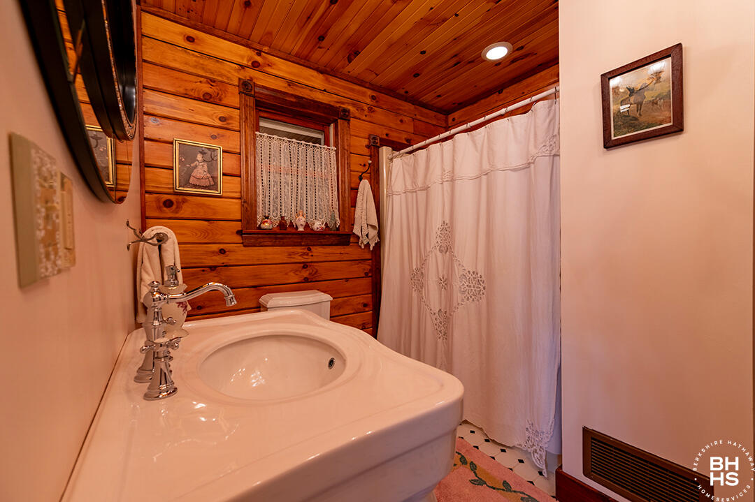 Rainbow Lake, New York 12976, United States, 4 Bedrooms Bedrooms, ,3 BathroomsBathrooms,Residential,Active,181143