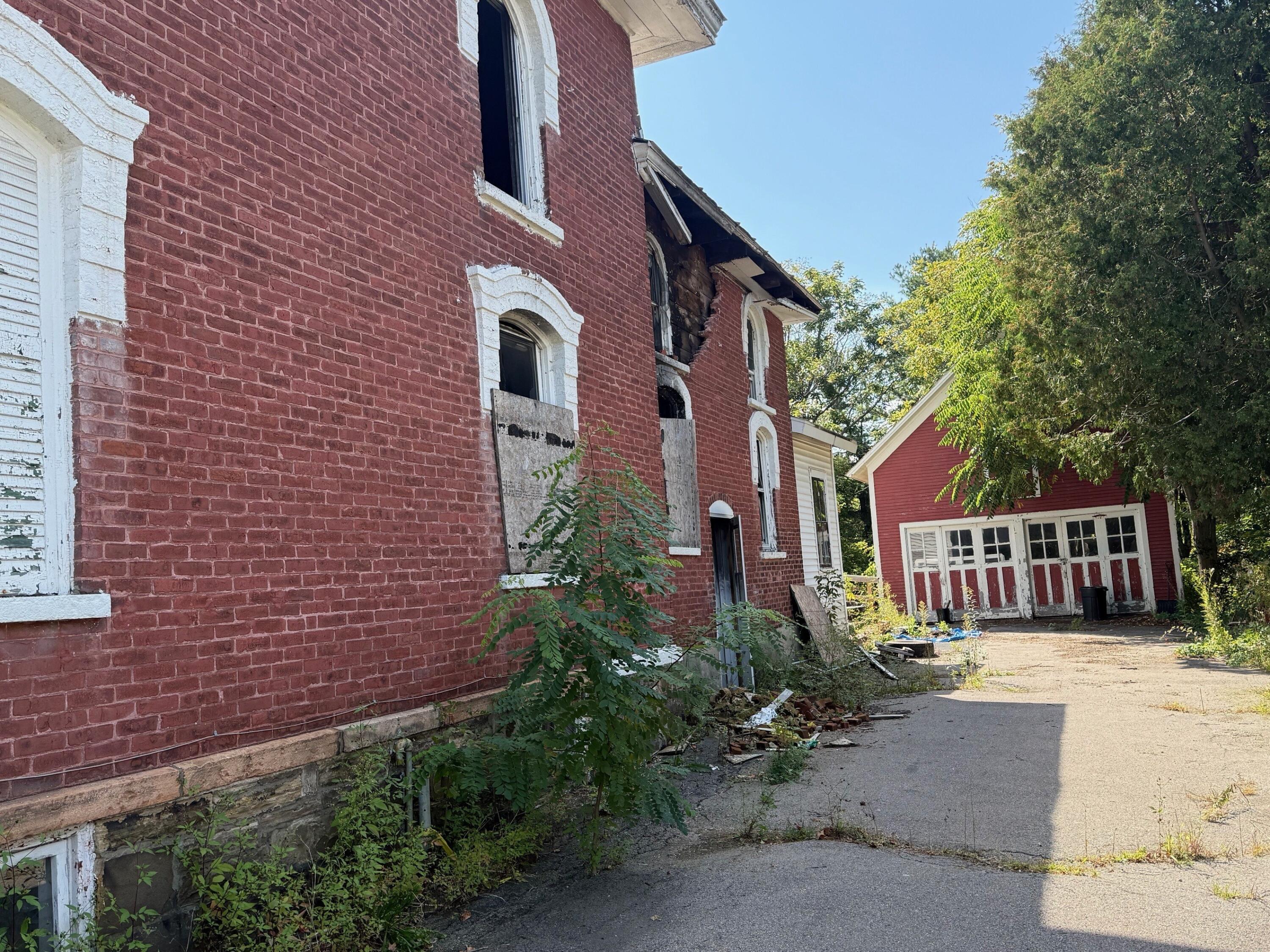 102 Ft. Covington Street