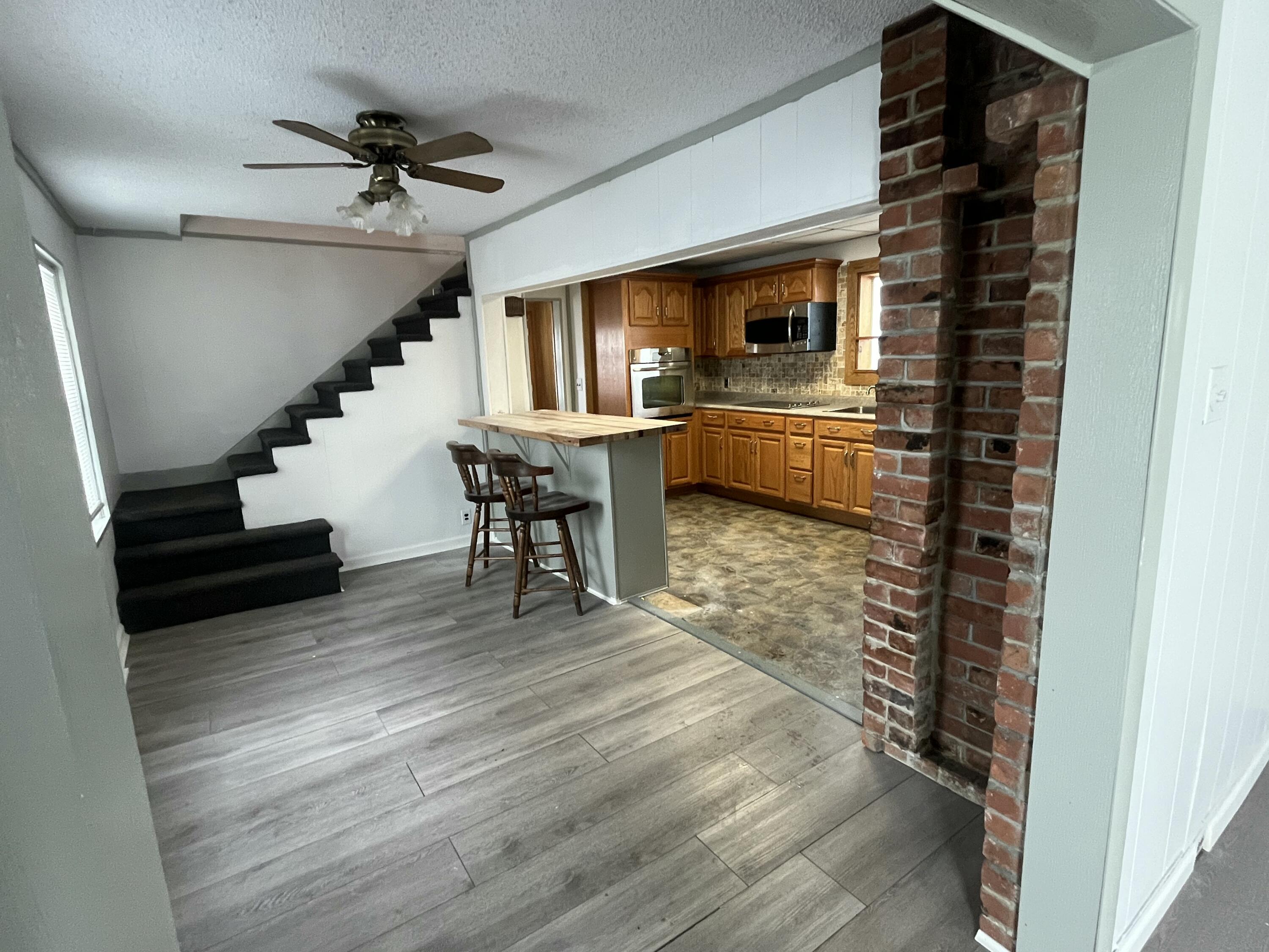 24 1/2 Champlain Street