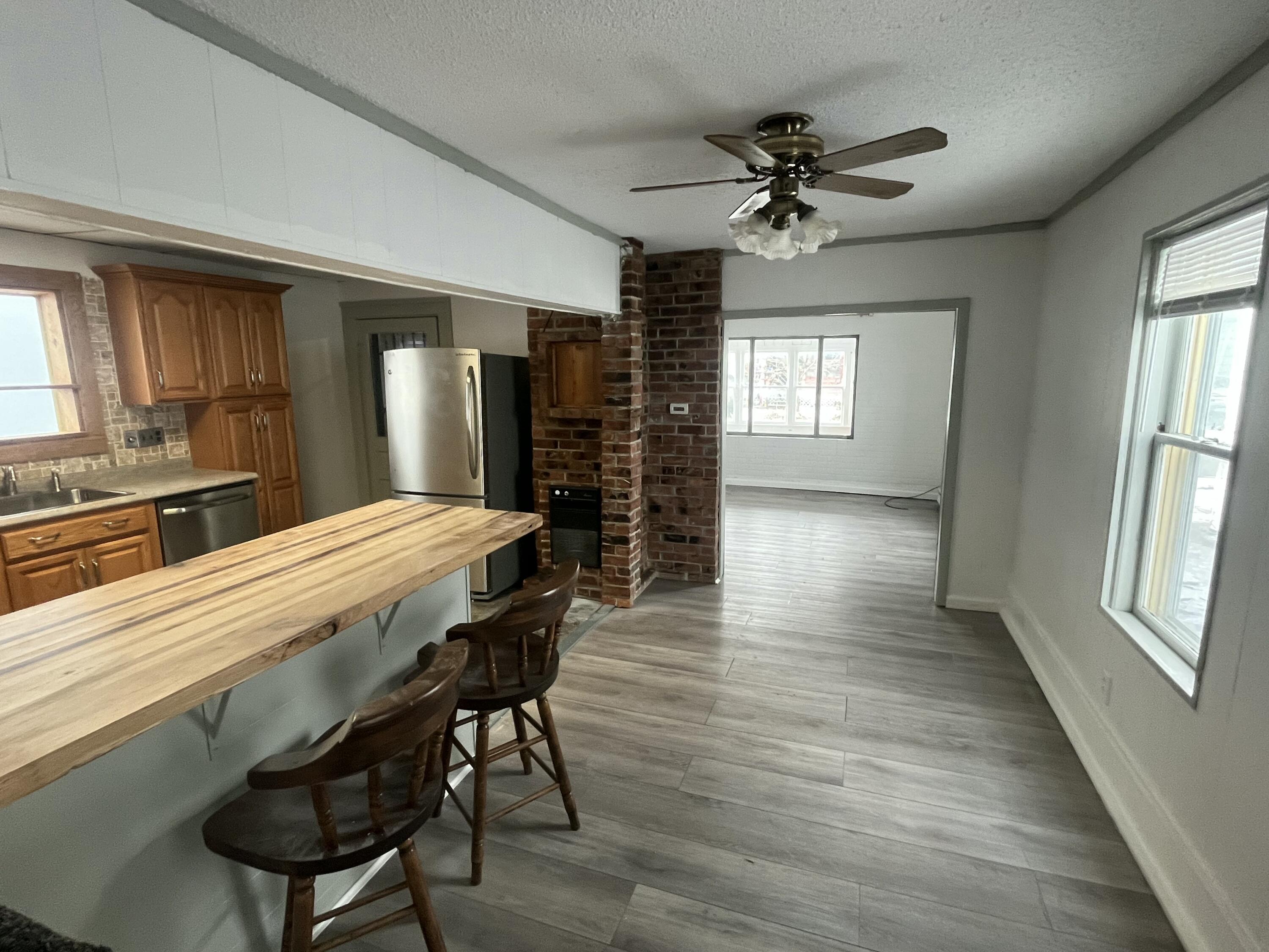 24 1/2 Champlain Street