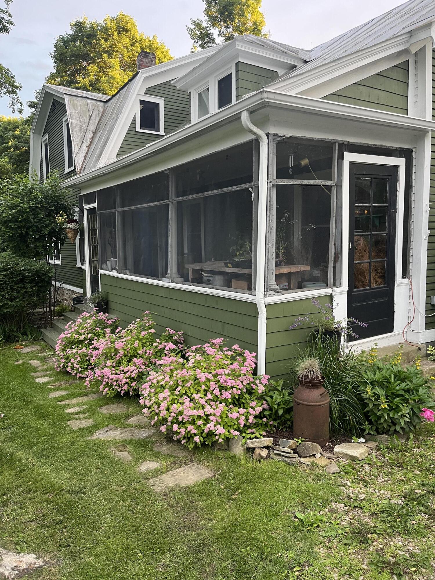 37 W Church Street
