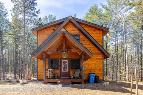 Photo of 45 Cayuga Trail, Jay, NY 12941 (MLS # 206748)