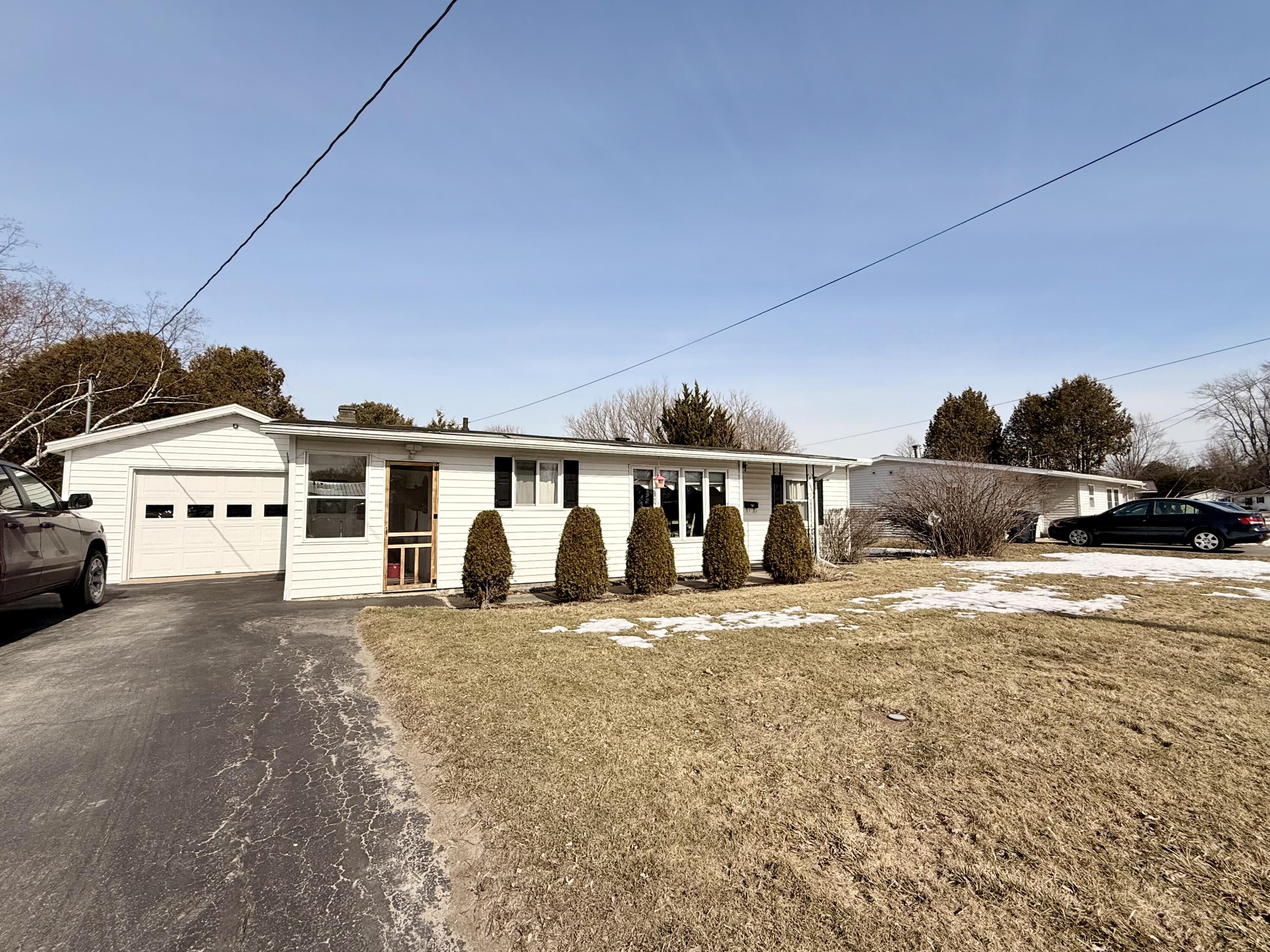 19 Seneca Drive Dr, Plattsburgh, New York image 1