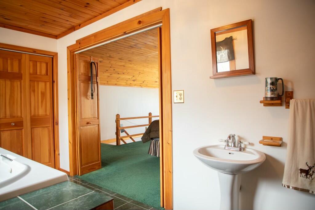 483 Cumberland Head Road, Plattsburgh, New York image 28