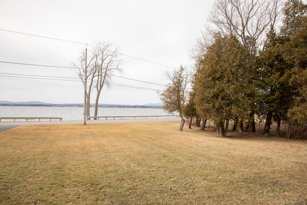 483 Cumberland Head Road, Plattsburgh, New York image 37