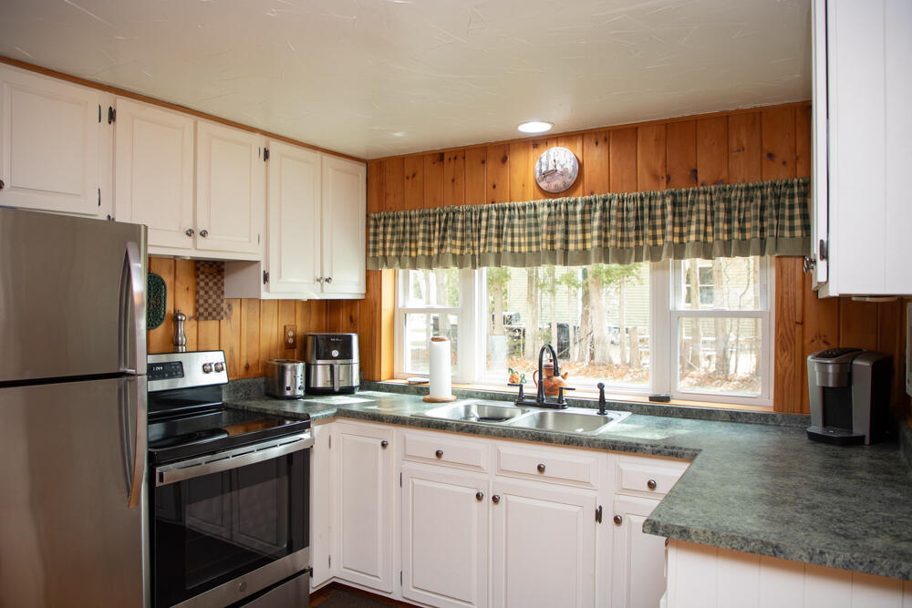 483 Cumberland Head Road, Plattsburgh, New York image 14