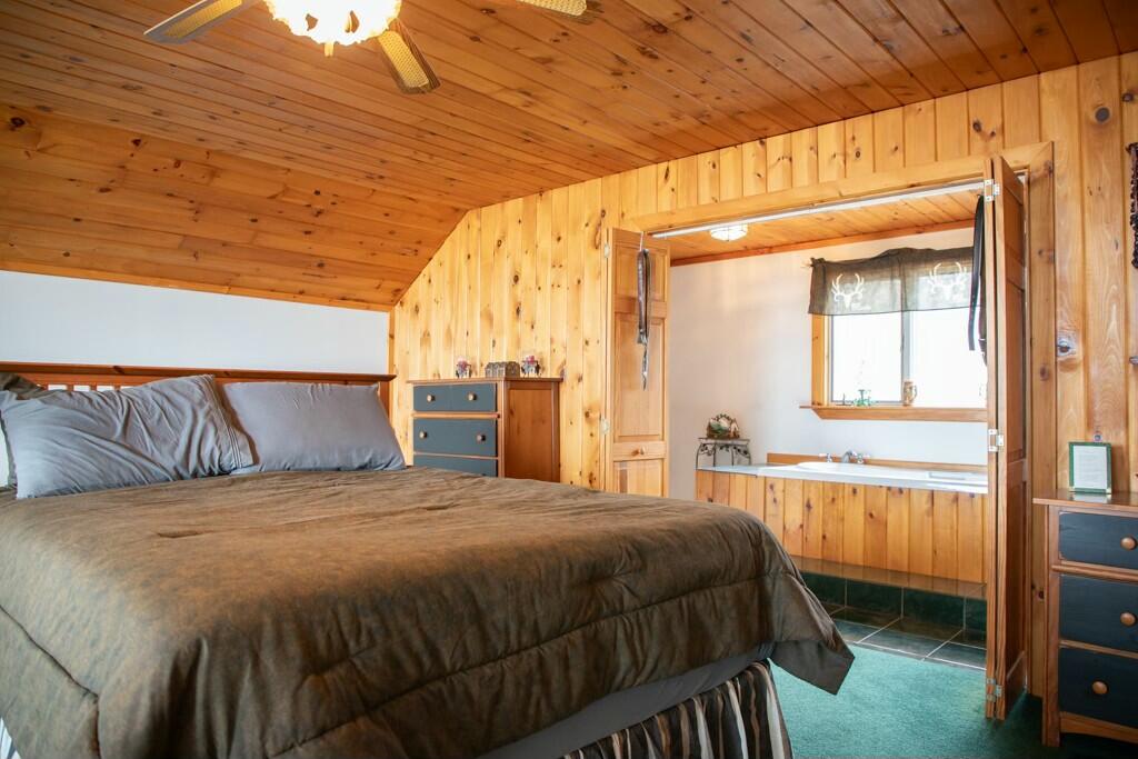 483 Cumberland Head Road, Plattsburgh, New York image 25