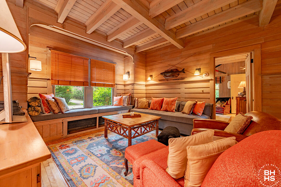 Lake Placid, New York 12946, United States, 10 Bedrooms Bedrooms, ,8 BathroomsBathrooms,Residential,Active,160626