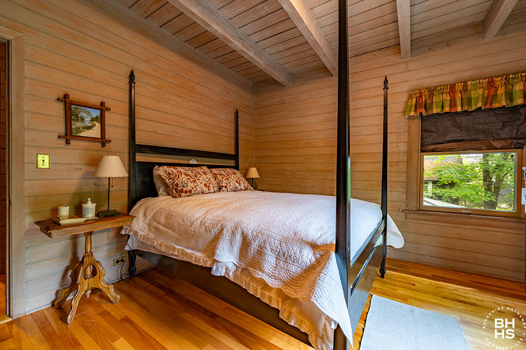 Lake Placid, New York 12946, United States, 10 Bedrooms Bedrooms, ,8 BathroomsBathrooms,Residential,Active,160626