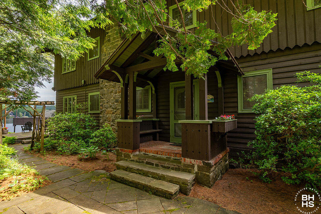 Lake Placid, New York 12946, United States, 10 Bedrooms Bedrooms, ,8 BathroomsBathrooms,Residential,Active,160626