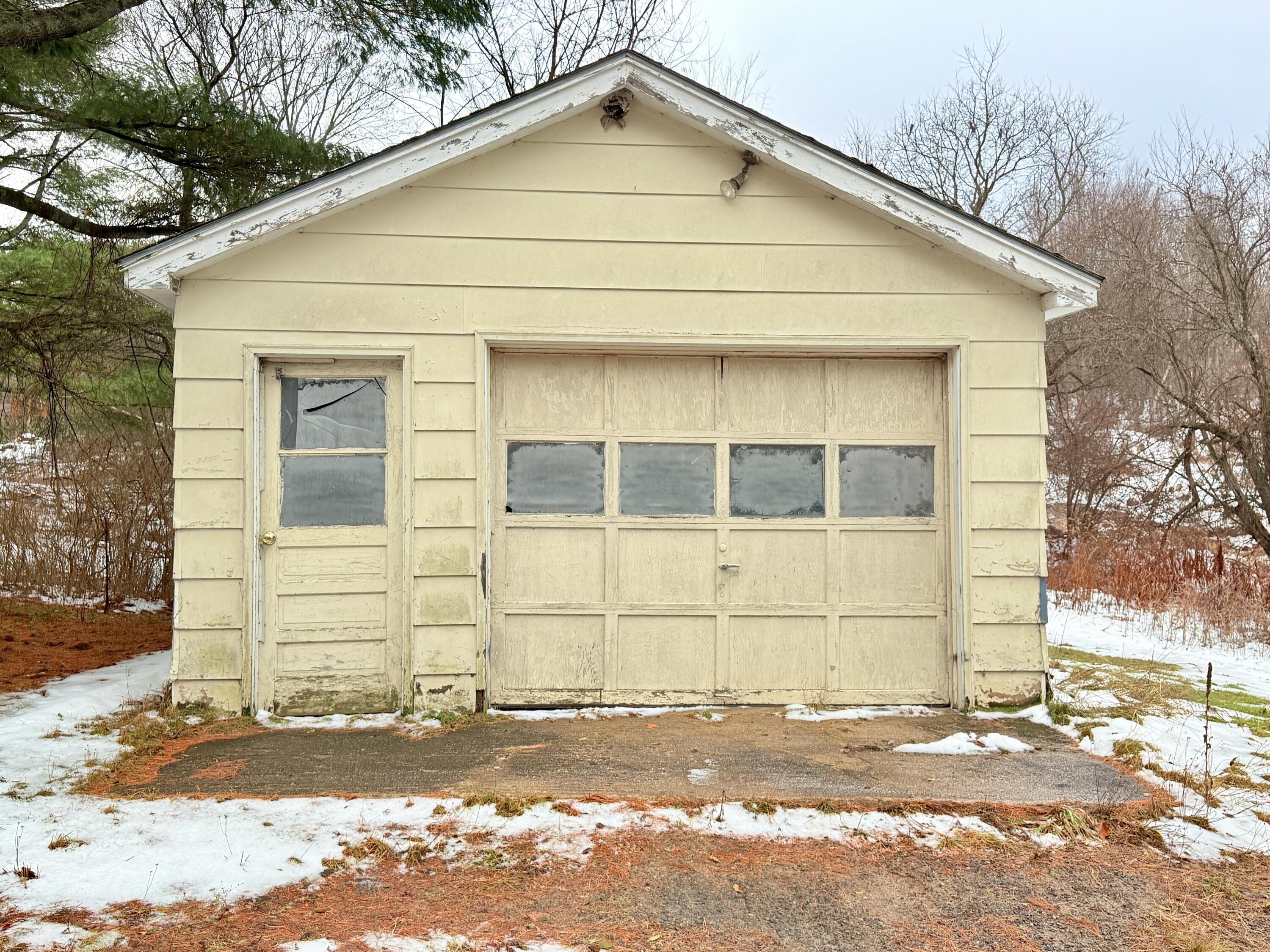 1385 Strackville Road