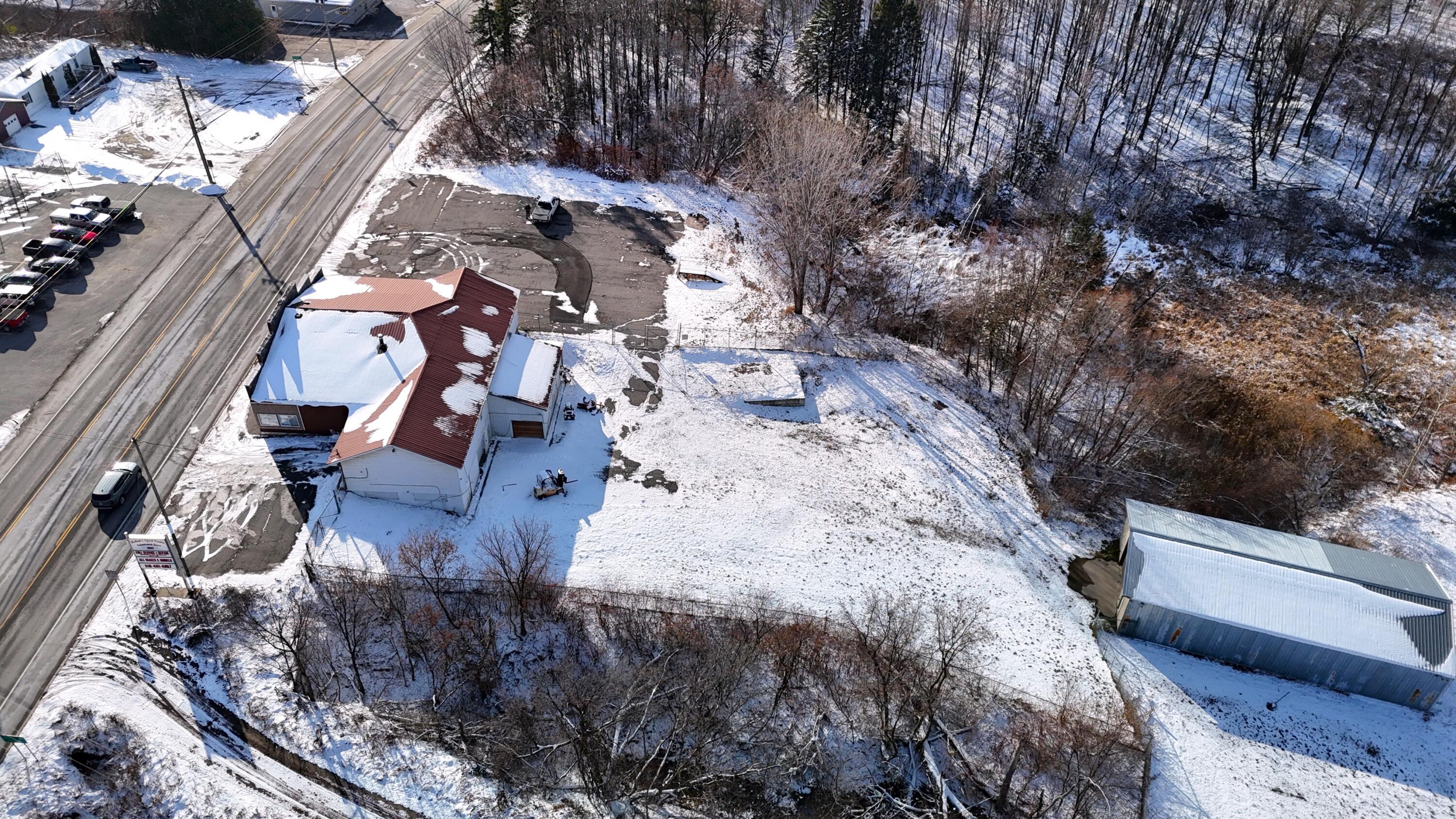 689 East Main Street