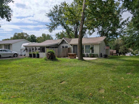 705 PARK ST, OSKALOOSA, KS 66066 - Image 0130bc5e8a689fef57eeccccdbf3c256/3815770709