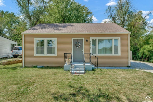3303 SE INDIANA AVE, TOPEKA, KS 66605 - Image 4f95180ad3fc33db5a5bcc63f2b89a00/148813757