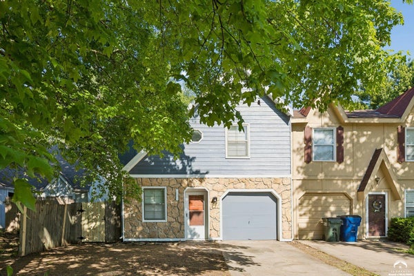 303 NORTHWOOD LN, LAWRENCE, KS 66044 - Image bda1ed4694e146eeea09b411d8a9d0ee/744769819