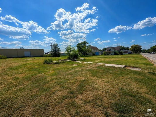 217 W ELM ST, LINCOLN, KS 67455 - Image 2e2e1bd1e37f4e79d1b77849b6614967/1078986304