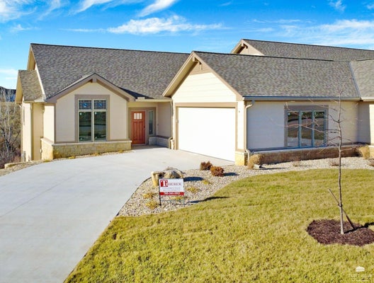 2021 GRAND RIDGE CT, MANHATTAN, KS 66503 - Image 561ea7ee005df22e89389febdc3aae79/1167740864