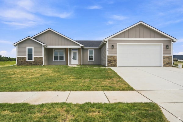 4611 WISTERIA WAY, MANHATTAN, KS 66502 - Image 955de13bcbc2cc077aefd81854e286ea/420522670