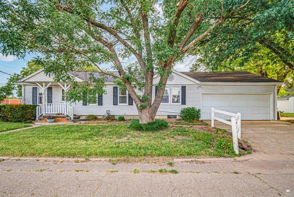 101 NE 16TH ST, ABILENE, KS 67410 - Image aa7c764bd4e32e979722cfd84cc86f82/576813184