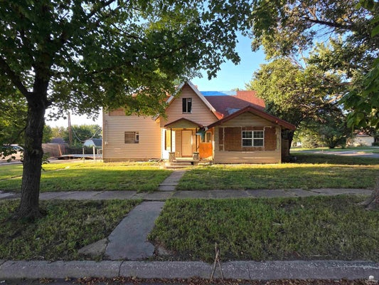 801 N D ST, HERINGTON, KS 67449 - Image bb27dfcb7f380804b28ae18df01b4469/417618758