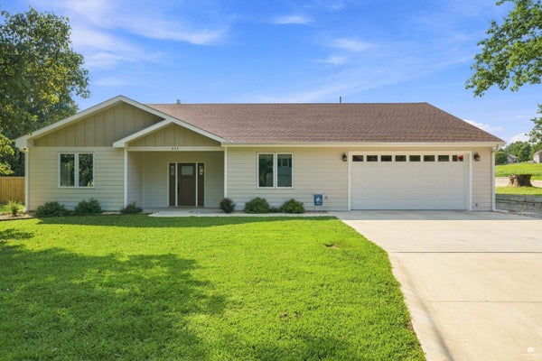 111 FEESS CIR, WAMEGO, KS 66547 - Image ee2da27c792f6a31c865e899862c93ce/3832068007