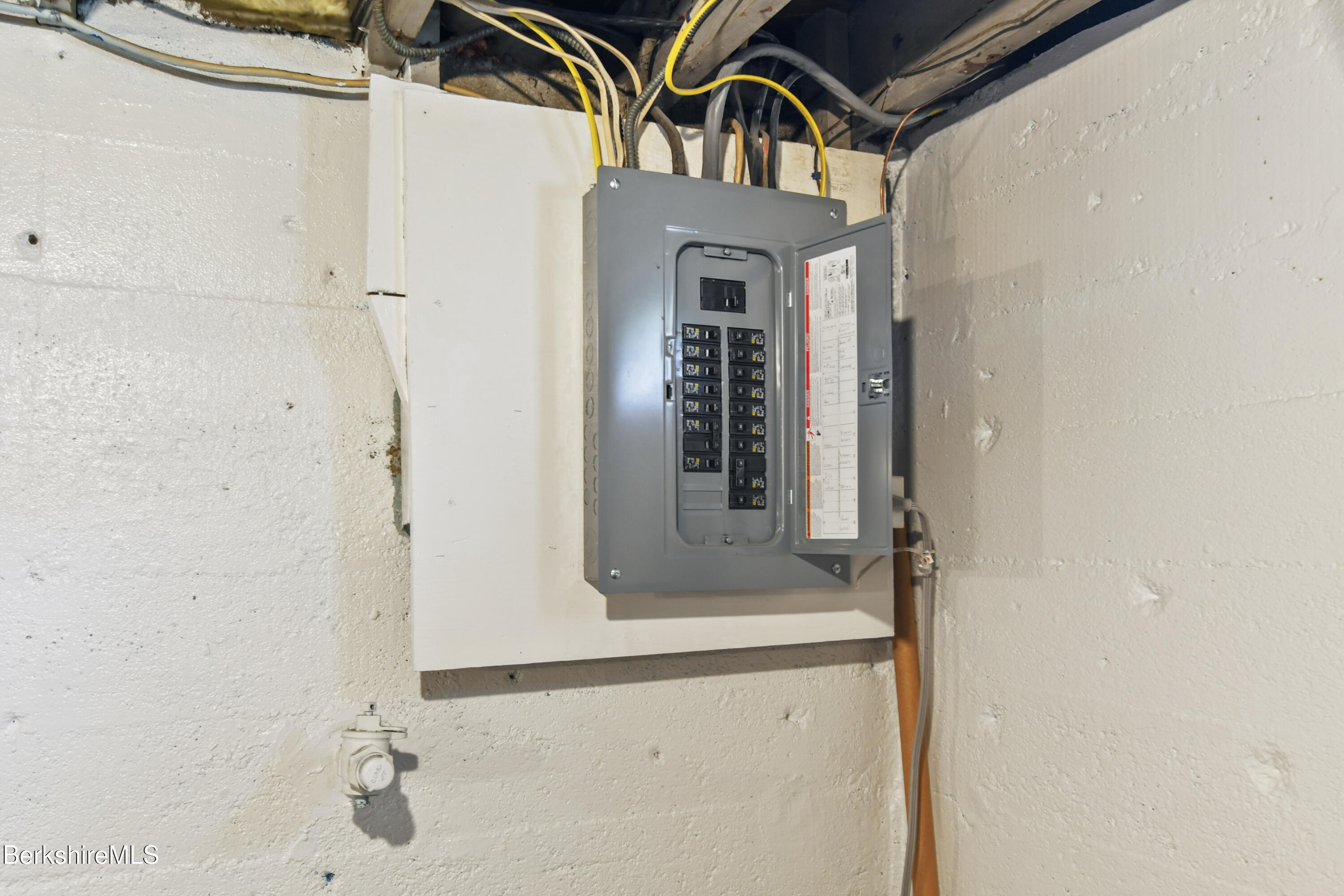 387 North St, Dalton, Massachusetts image 32