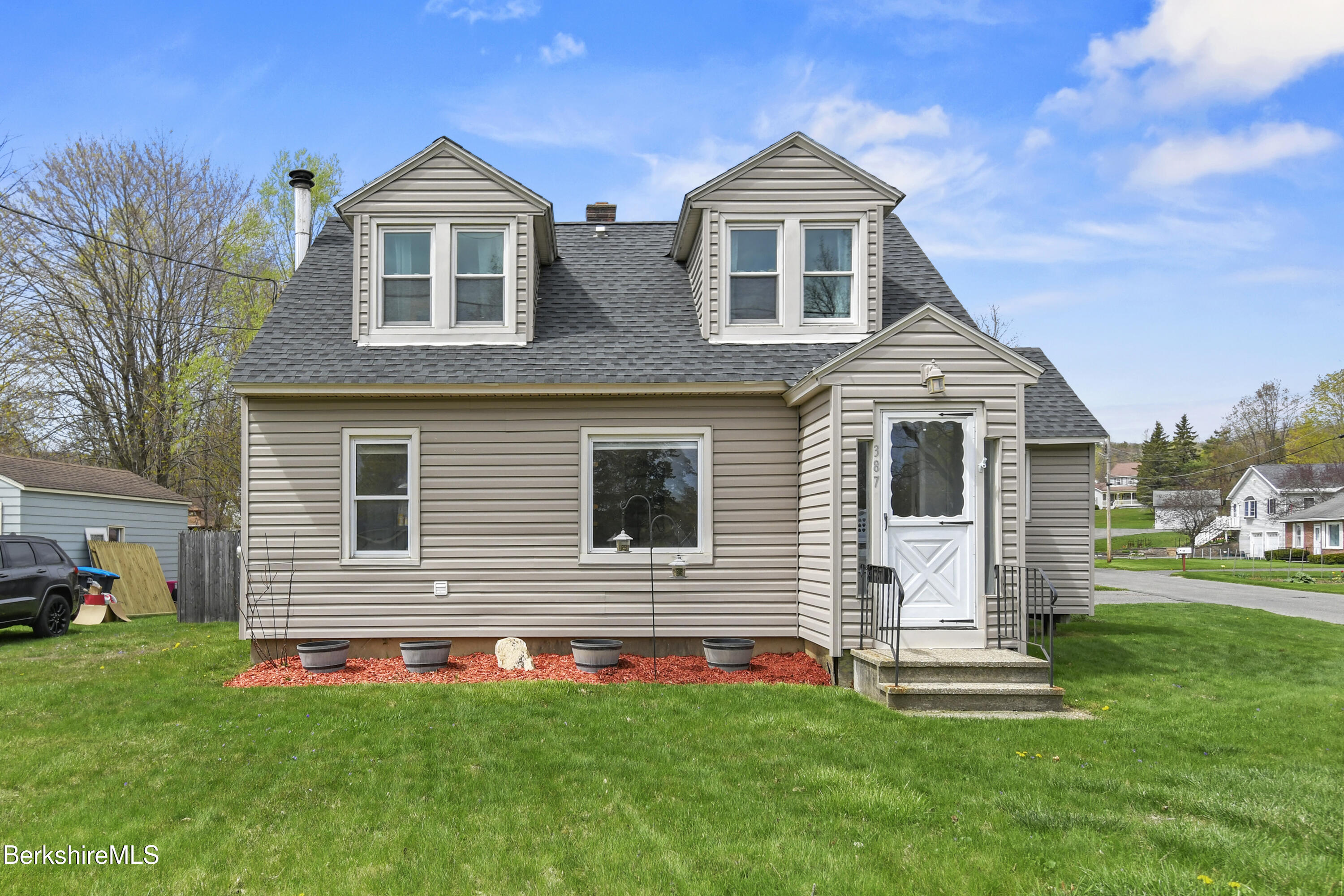 387 North St, Dalton, Massachusetts image 2
