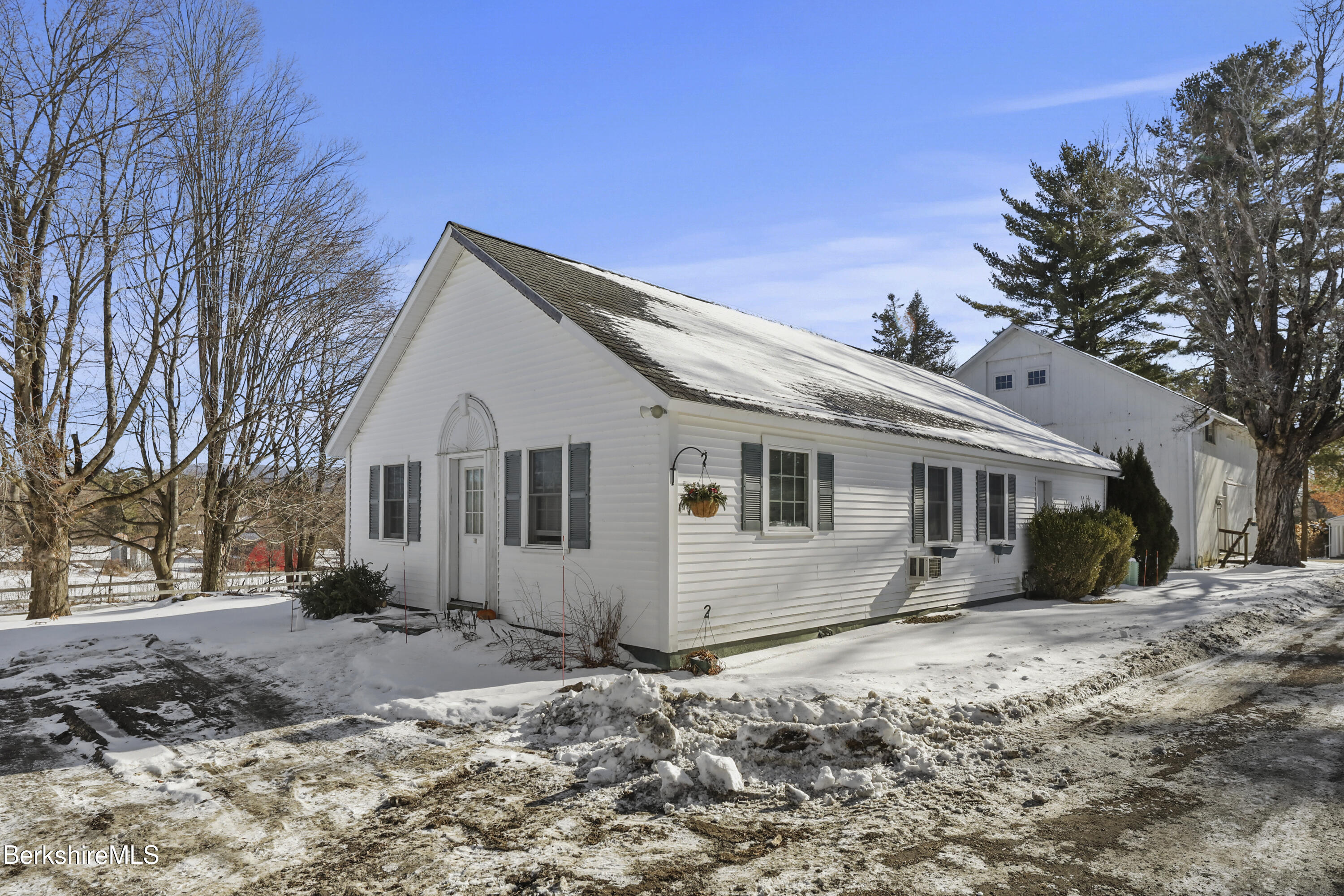 802 State Rd, Richmond, Massachusetts image 38