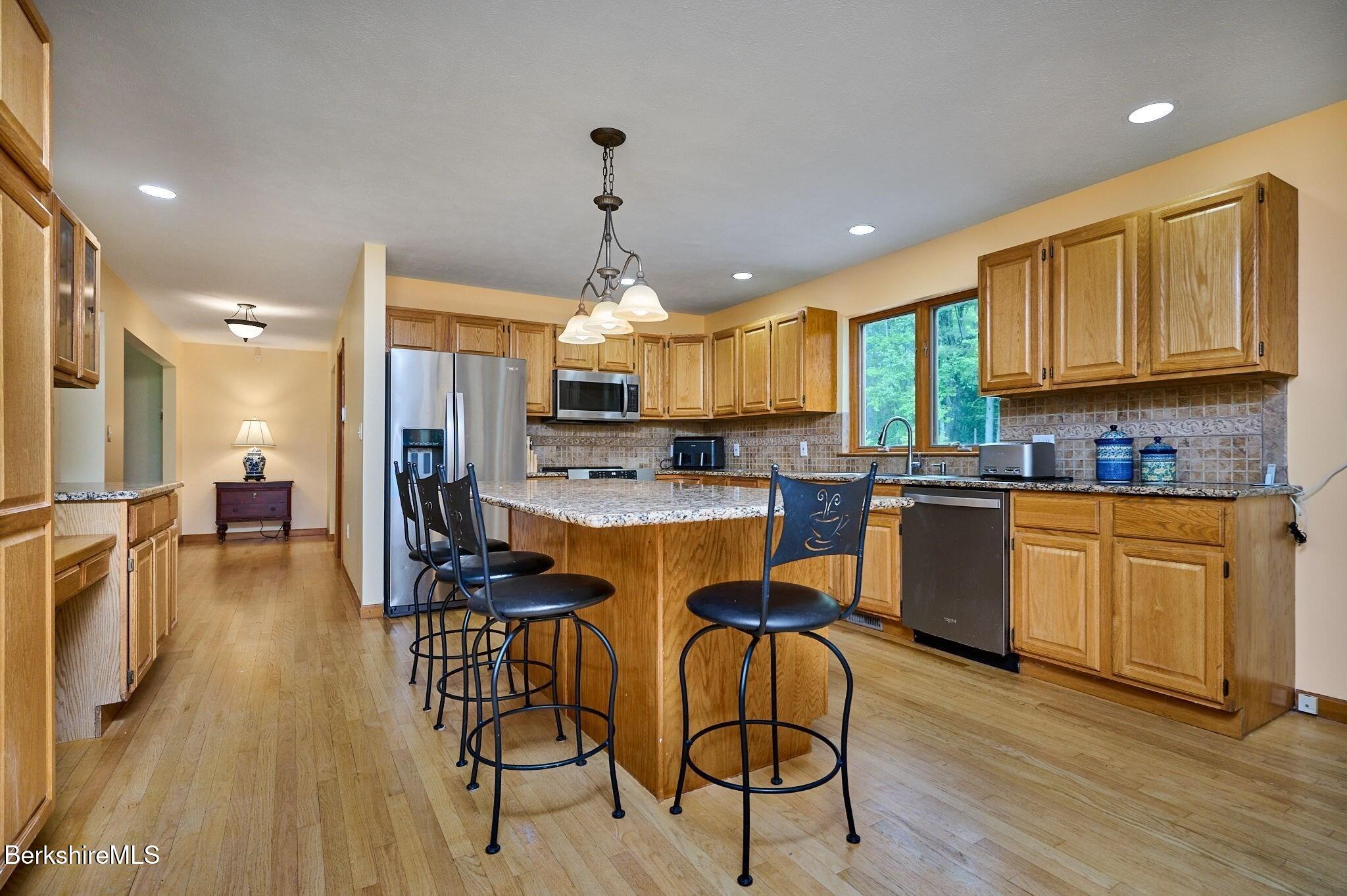 96 Petticoat Hill Rd, Williamsburg, Massachusetts image 4