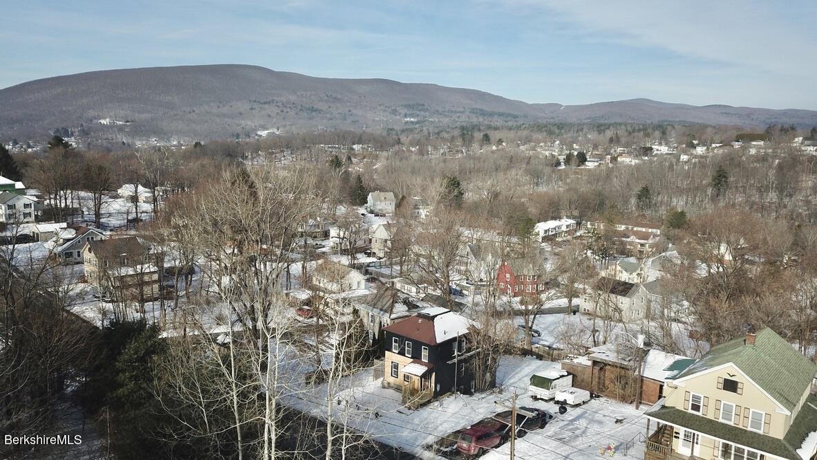 541 E Main St, North Adams, Massachusetts image 26