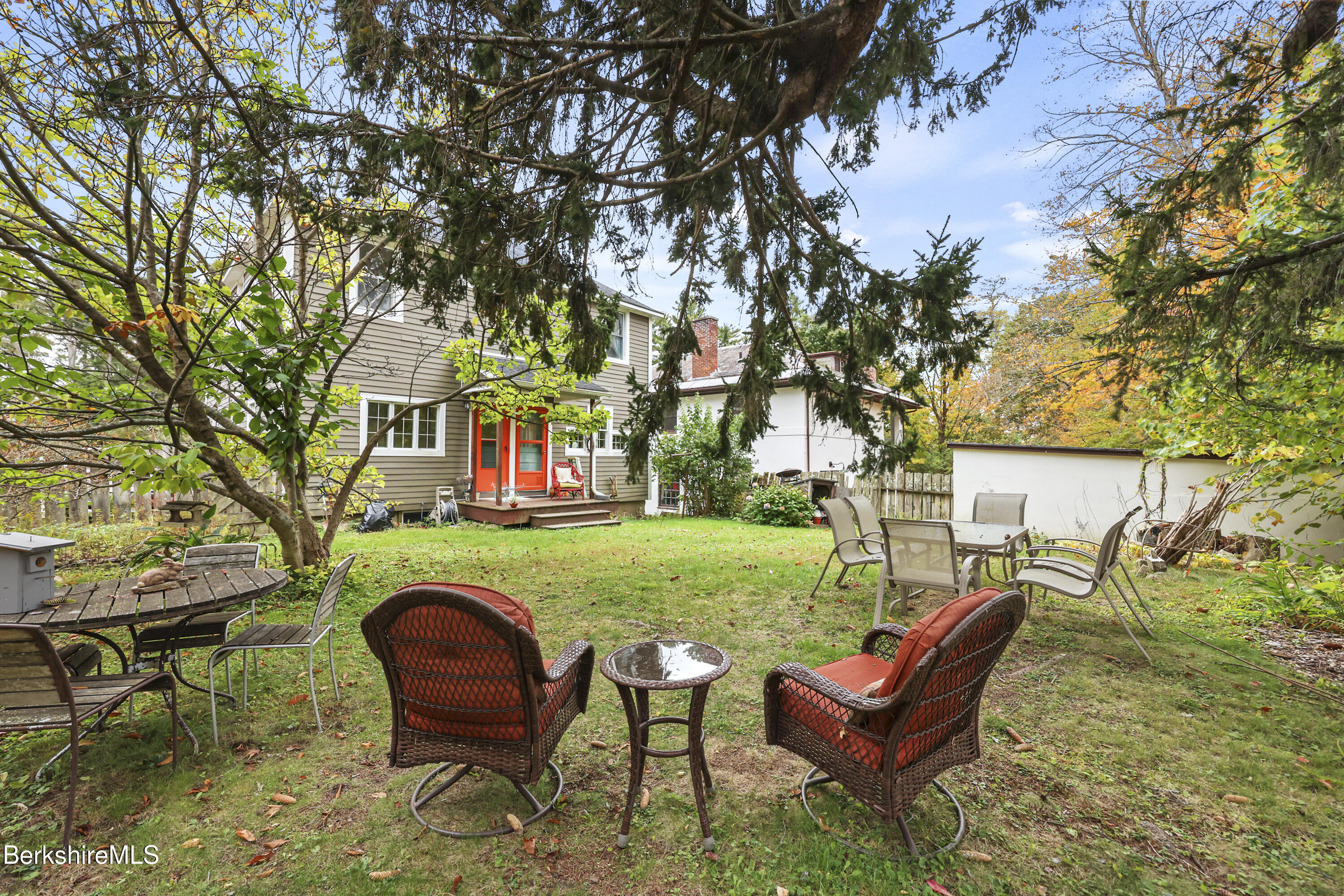 Lenox, Massachusetts 01240, United States, 4 Bedrooms Bedrooms, ,2 BathroomsBathrooms,Residential,Active,228994