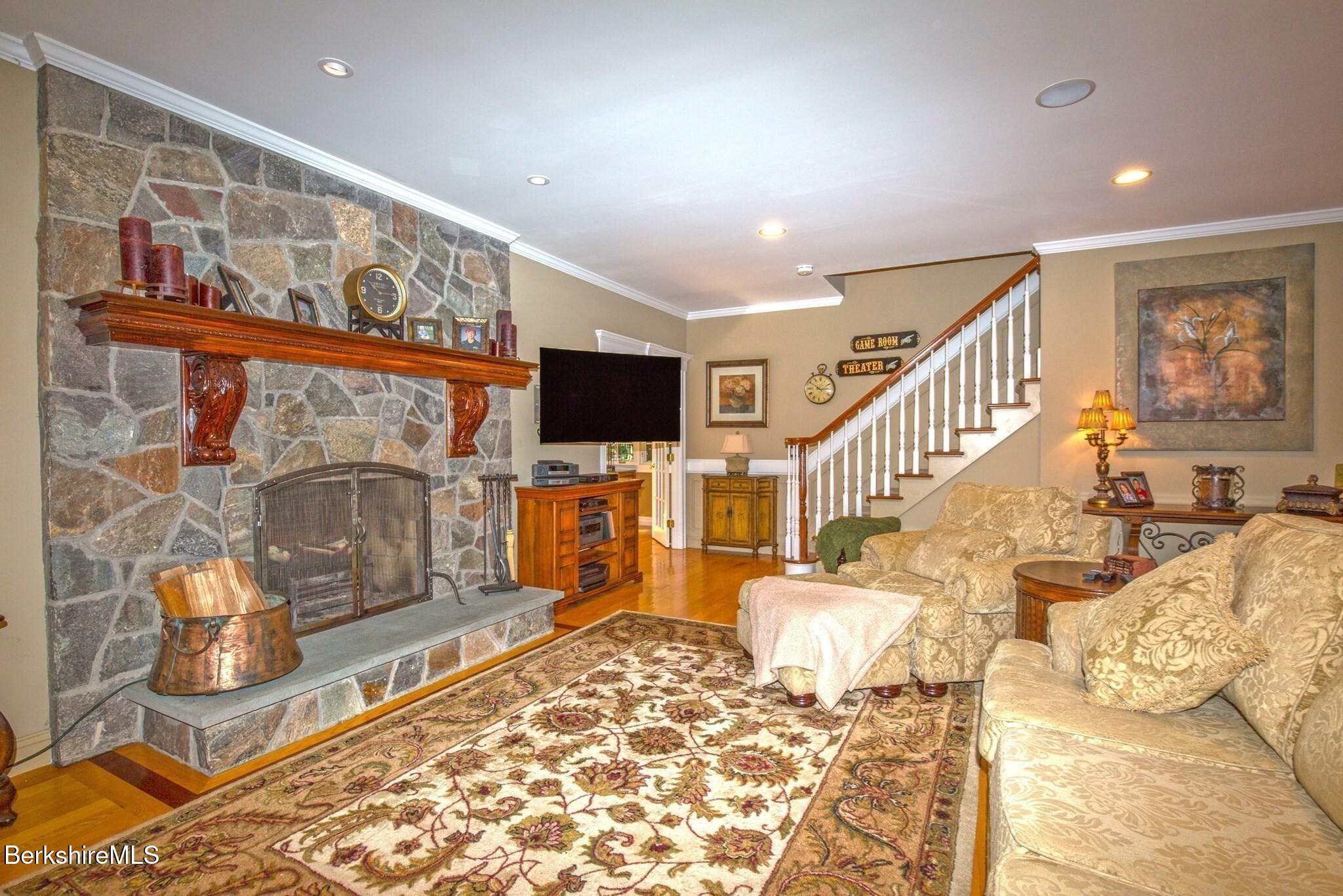 14 Lexington Cir, Southwick, Massachusetts image 9