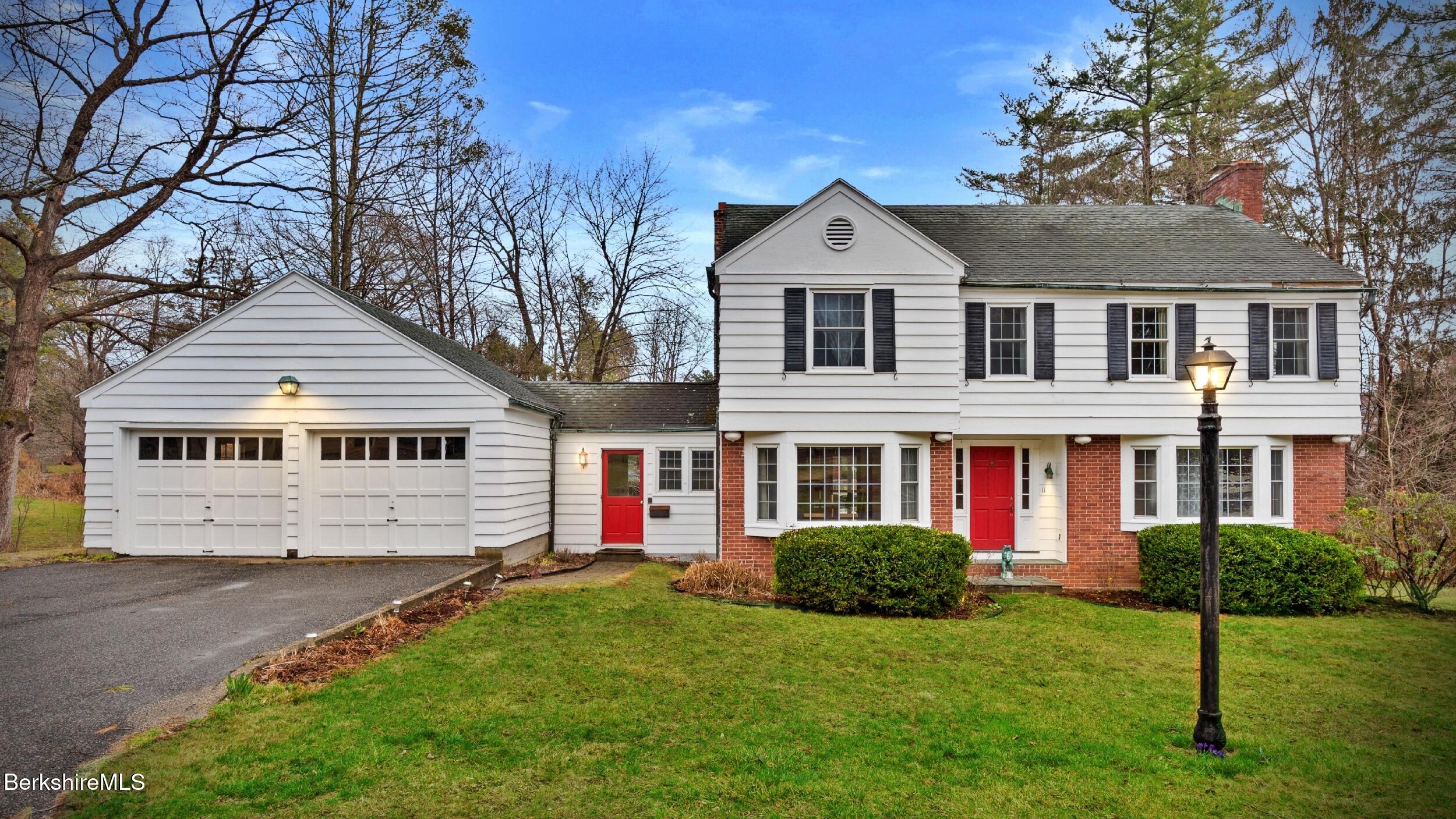 11 Prospect St, Great Barrington, Massachusetts image 1