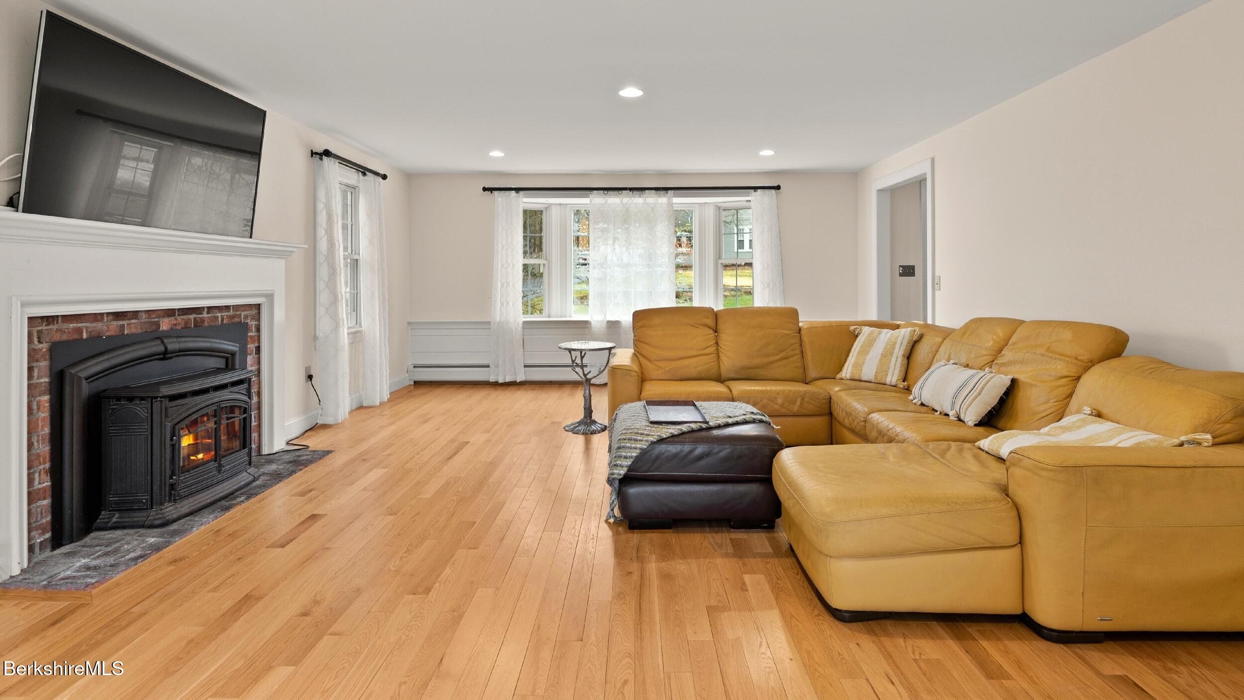 11 Prospect St, Great Barrington, Massachusetts image 11