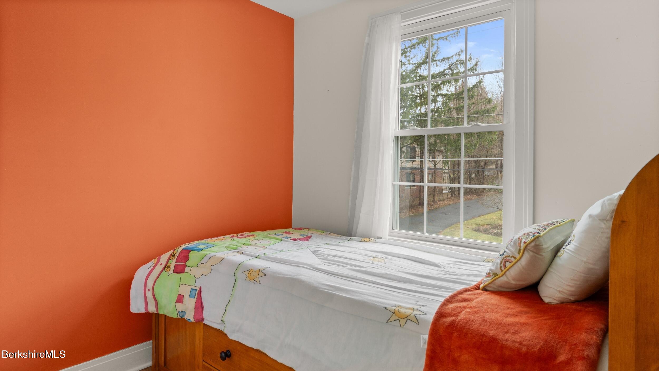 11 Prospect St, Great Barrington, Massachusetts image 25
