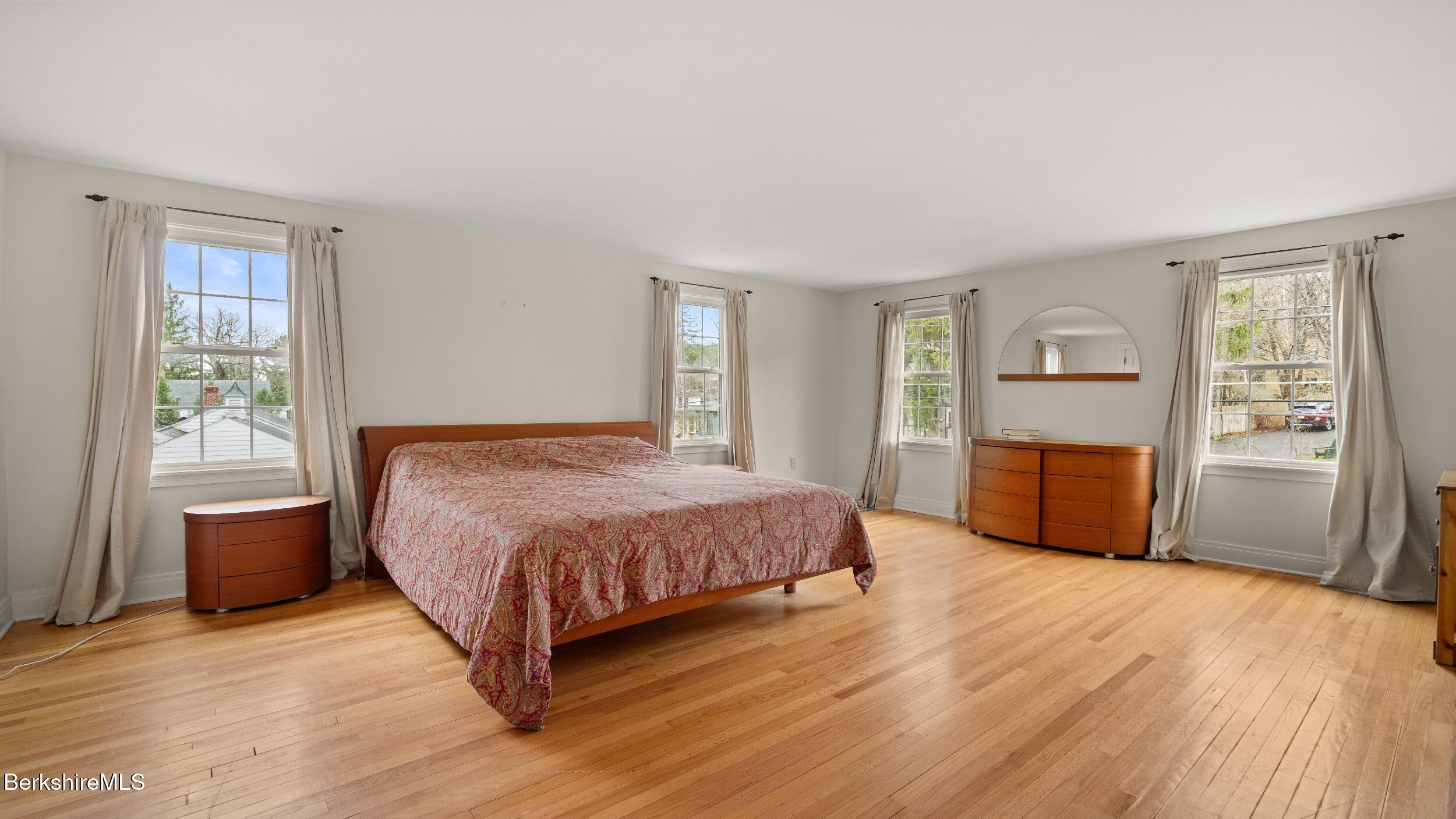 11 Prospect St, Great Barrington, Massachusetts image 15