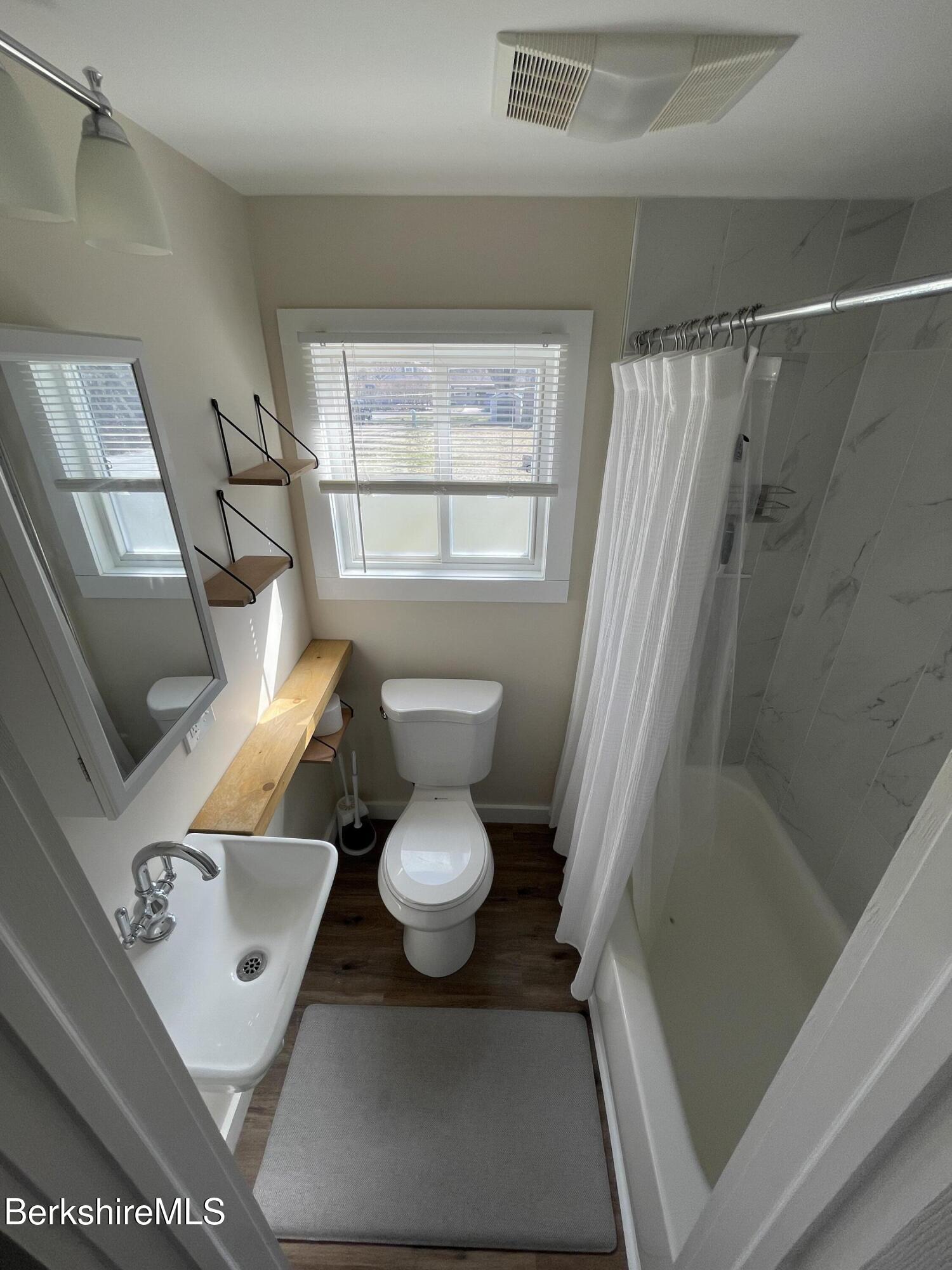 19 Bridge St, Lanesborough, Massachusetts image 16