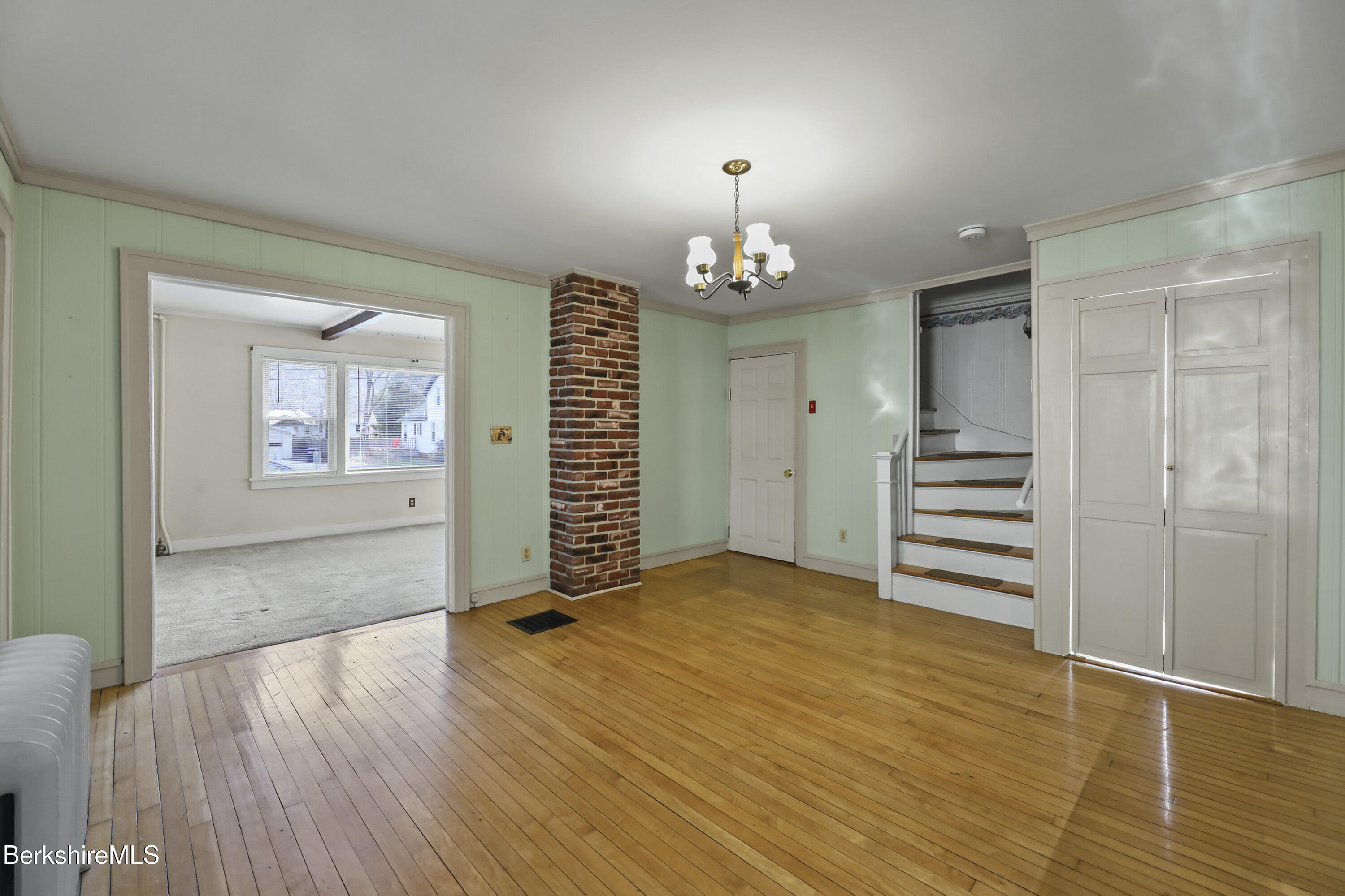 33 Linden St, Williamstown, Massachusetts image 8