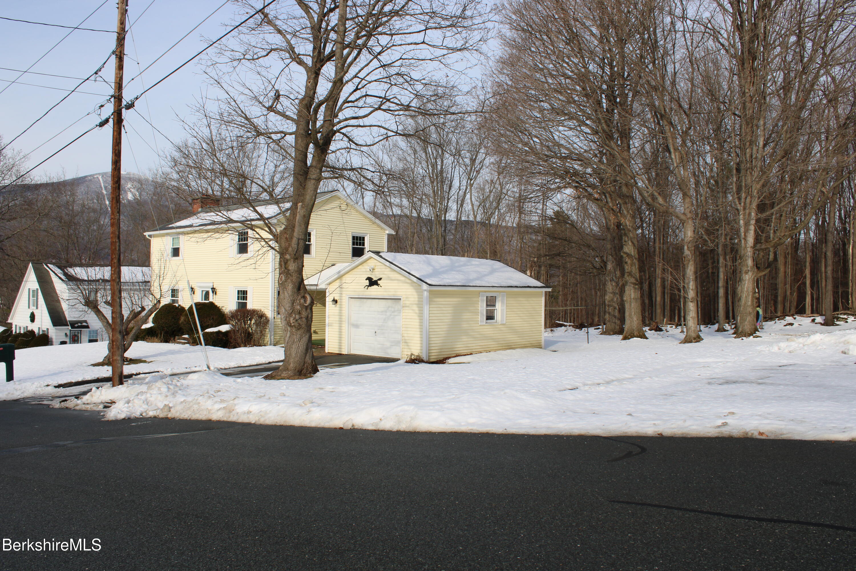 14 East Orchard Ter, Adams, Massachusetts image 36