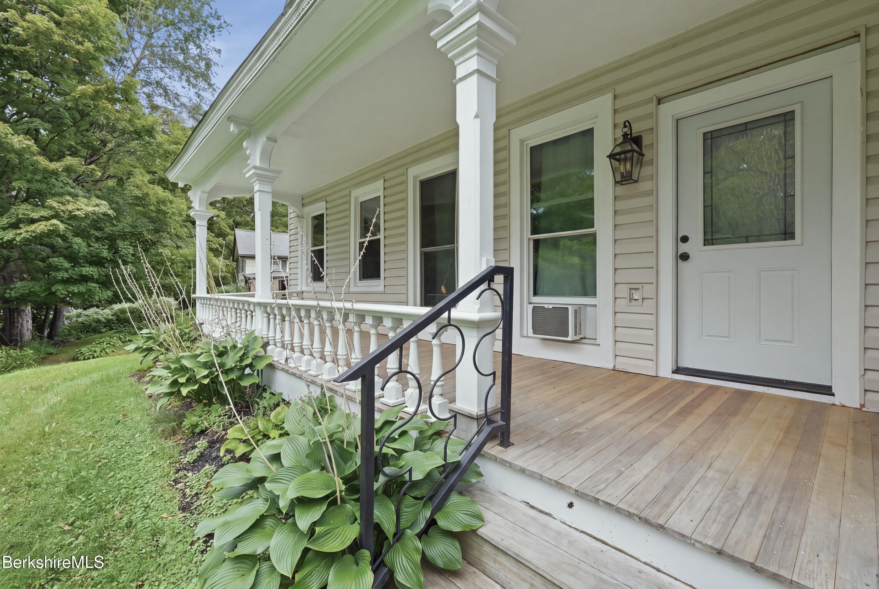 45 Forest St