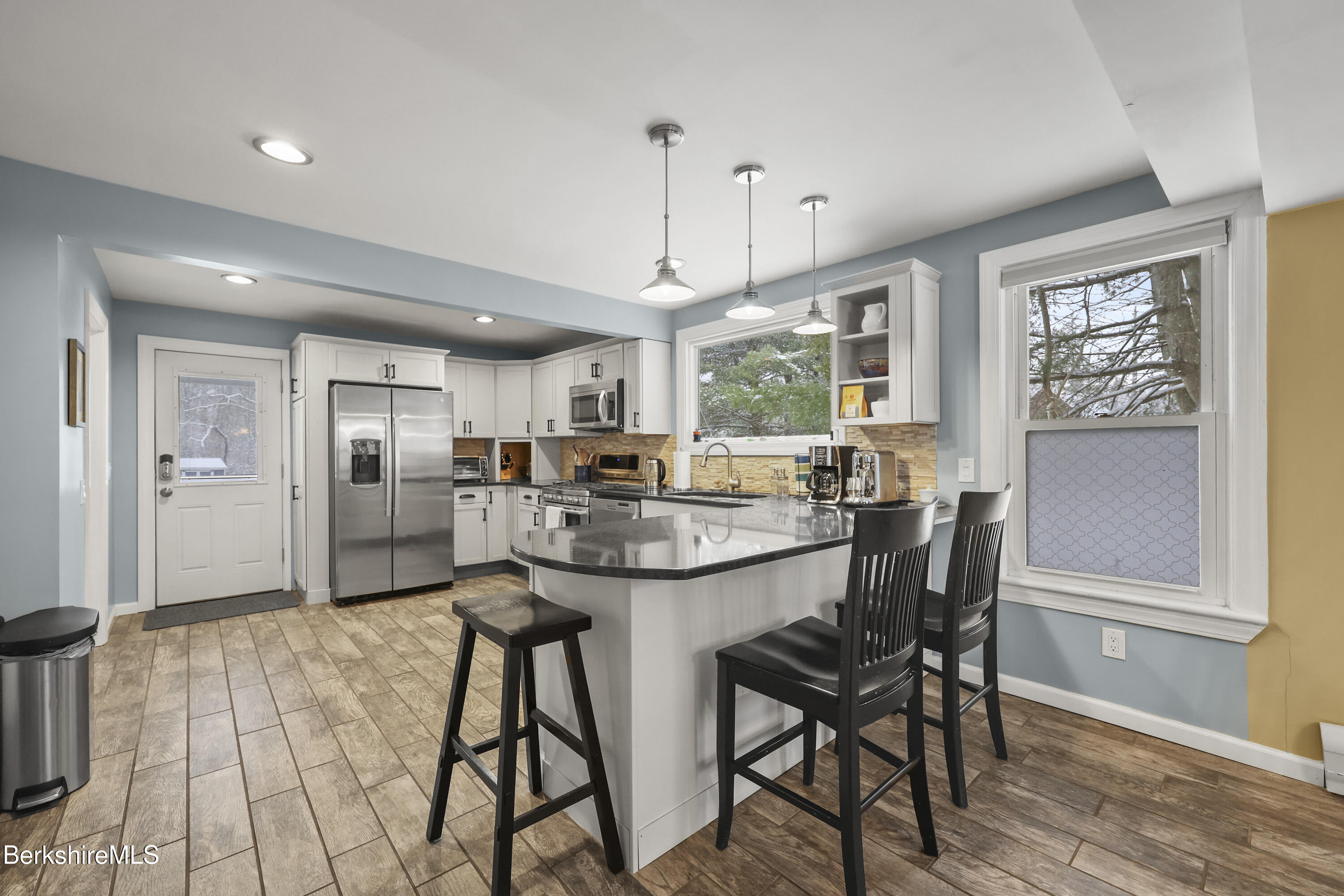 Lenox, Massachusetts 01240, United States, 3 Bedrooms Bedrooms, ,2 BathroomsBathrooms,Residential,Active,242691