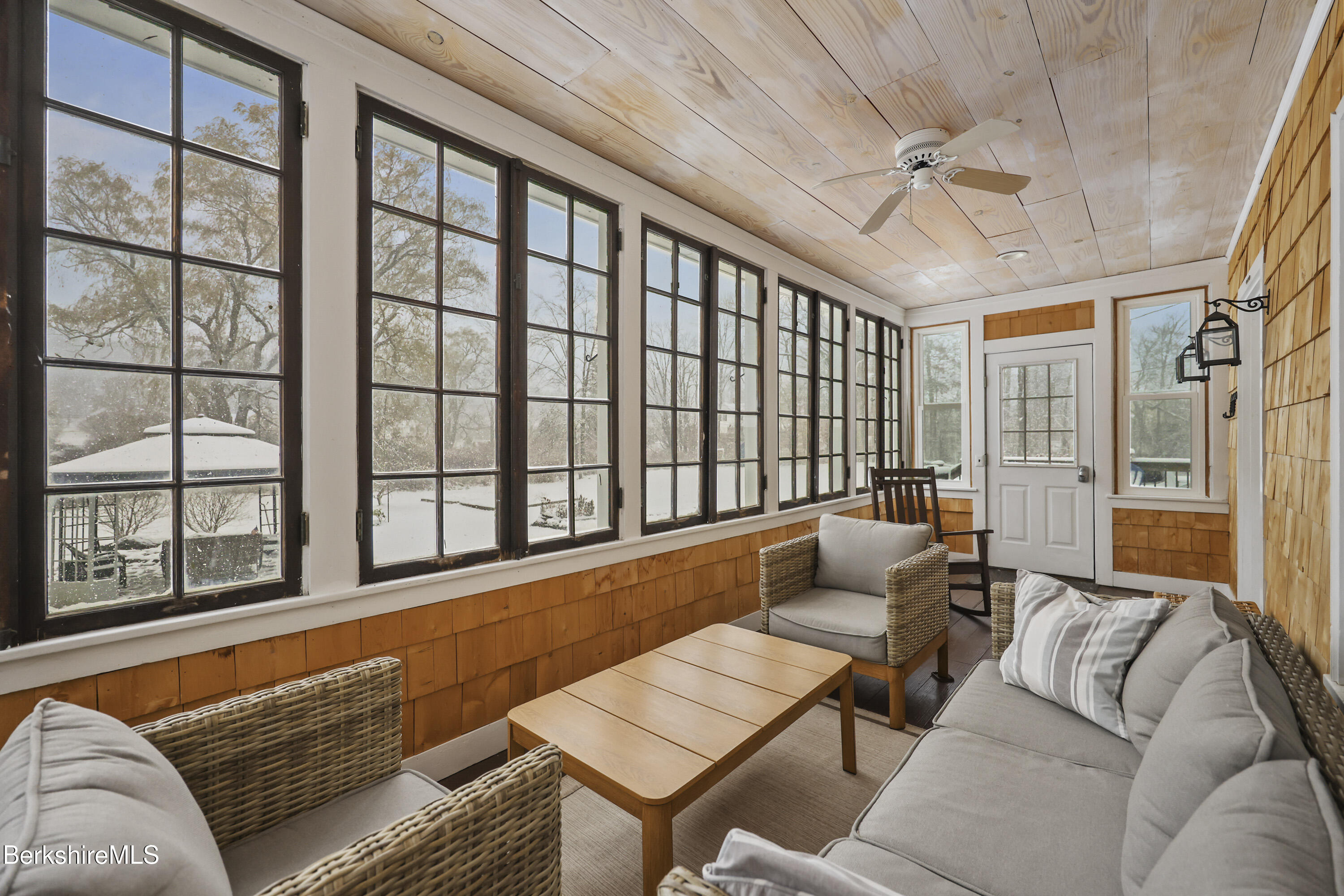 Lenox, Massachusetts 01240, United States, 3 Bedrooms Bedrooms, ,2 BathroomsBathrooms,Residential,Active,242691