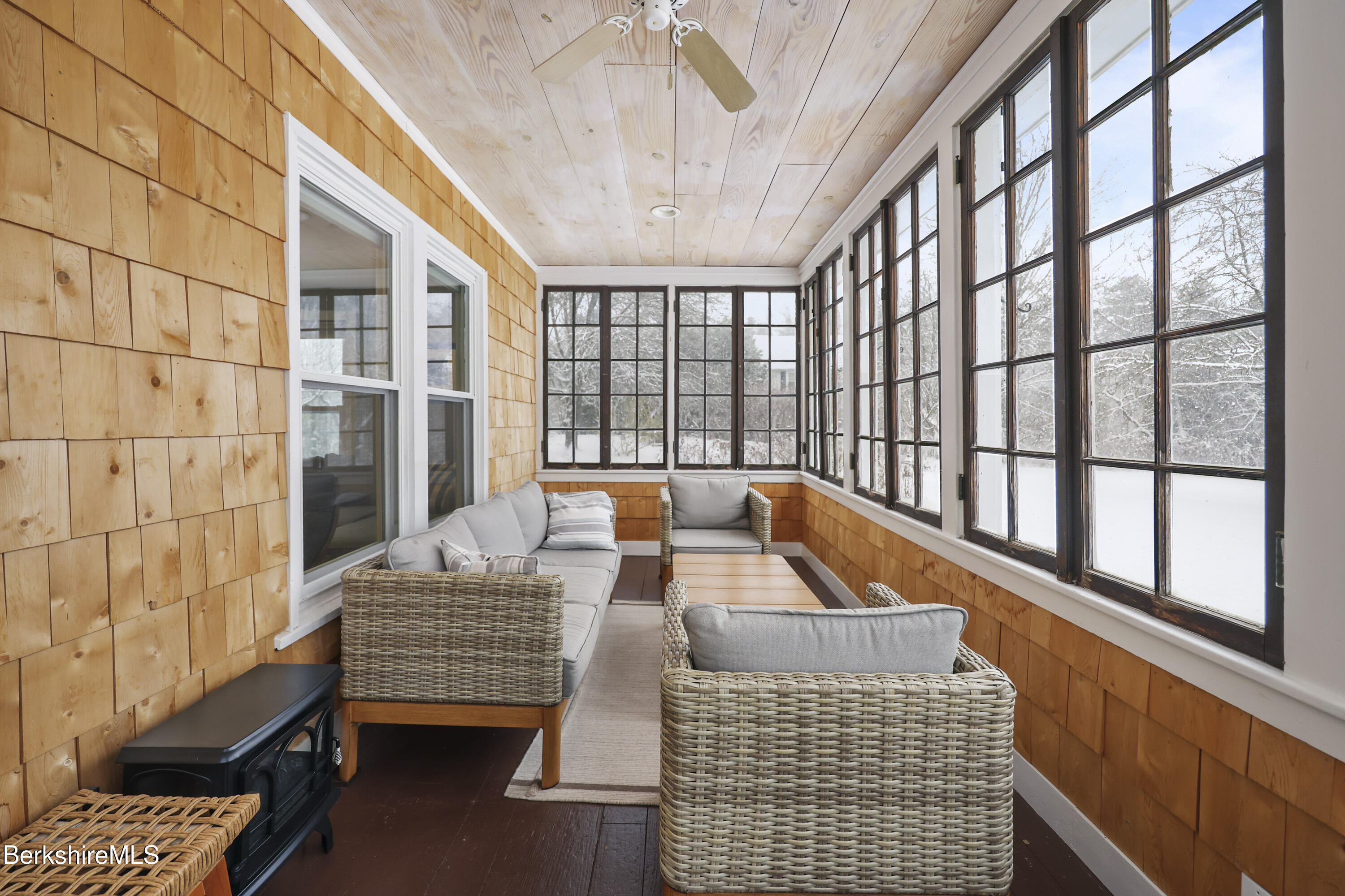 Lenox, Massachusetts 01240, United States, 3 Bedrooms Bedrooms, ,2 BathroomsBathrooms,Residential,Active,242691