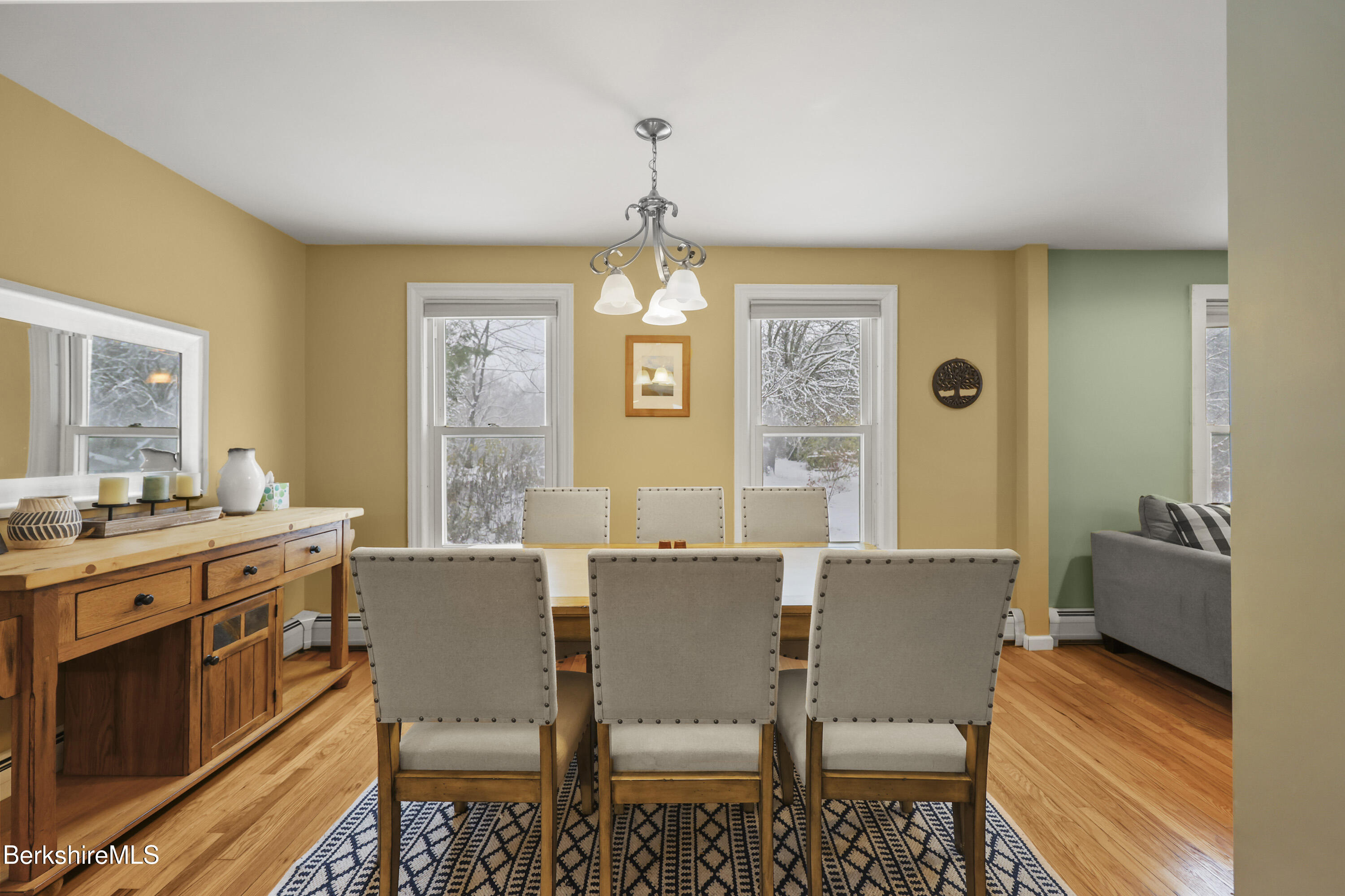 Lenox, Massachusetts 01240, United States, 3 Bedrooms Bedrooms, ,2 BathroomsBathrooms,Residential,Active,242691