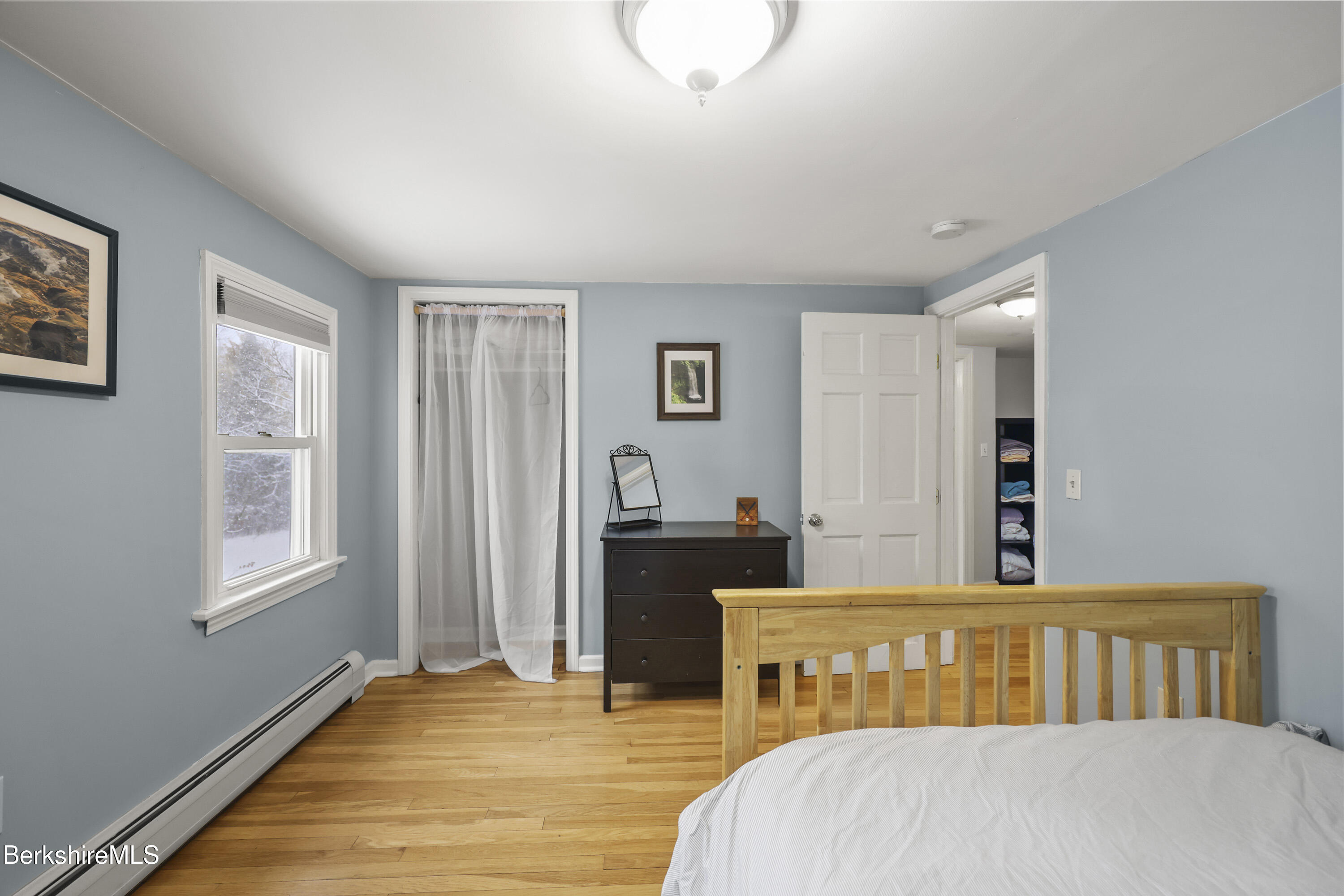 Lenox, Massachusetts 01240, United States, 3 Bedrooms Bedrooms, ,2 BathroomsBathrooms,Residential,Active,242691